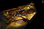 Egypt-Cairo-Egyptian-Museum-Gold-Coffin-of-Tut-ankh-amun-Ra2D